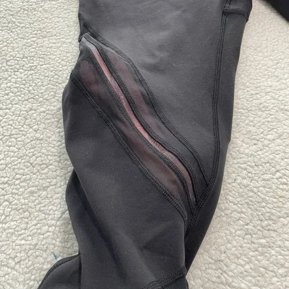 lululemon WunderUnders with Mesh Detail - Picture 3 of 4